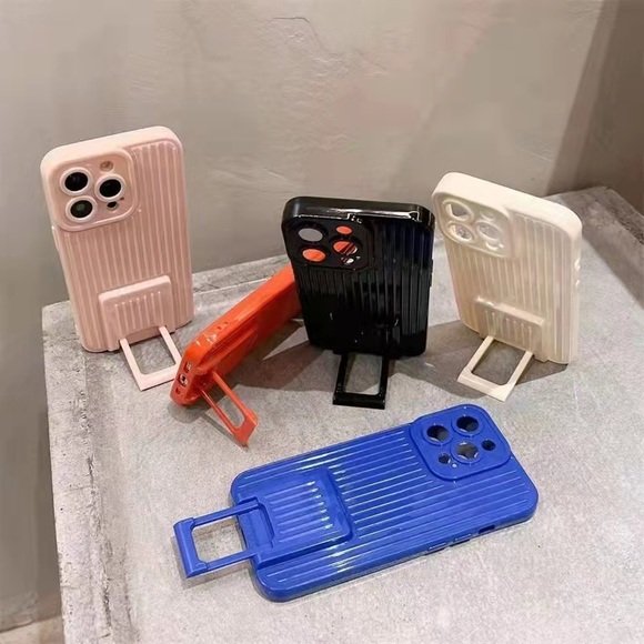 Blue iPhone case 13 pro max - Picture 3 of 3